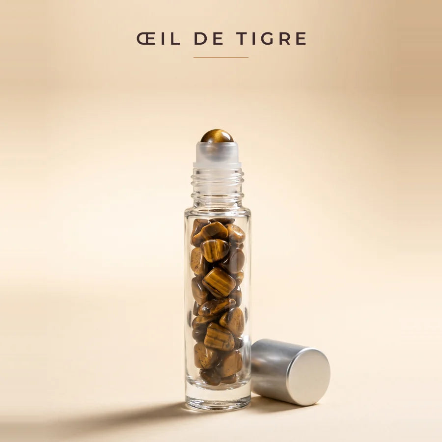 Roll-on Oeil de tigre — flacon de verre garni d'eclats d'oeil de tigre, bille en oeil de tigre